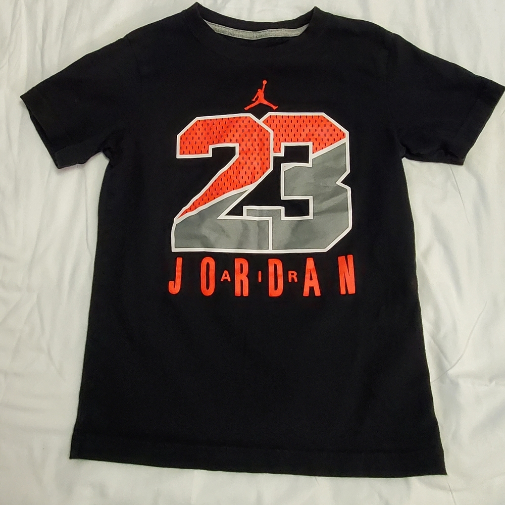 Air Jordan kids tee. Black. S (8-10)